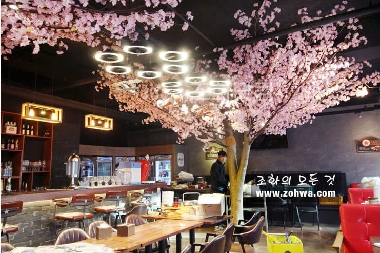 하남 비어스타 맥주집 — 벚꽃 길 좌석 전경