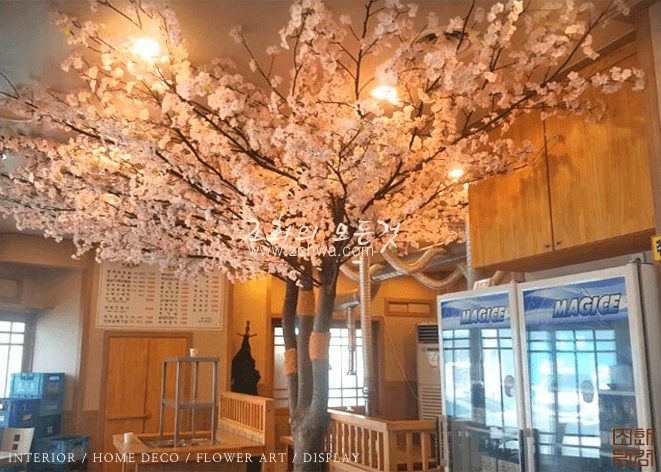 화성 벌집삼겹살 — 나무 두 그루로 새로워진 매장