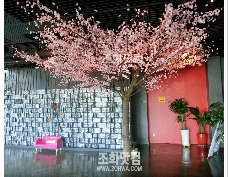 대구 캐스케이드 레스토랑 — 로비의 대형 매화나무
