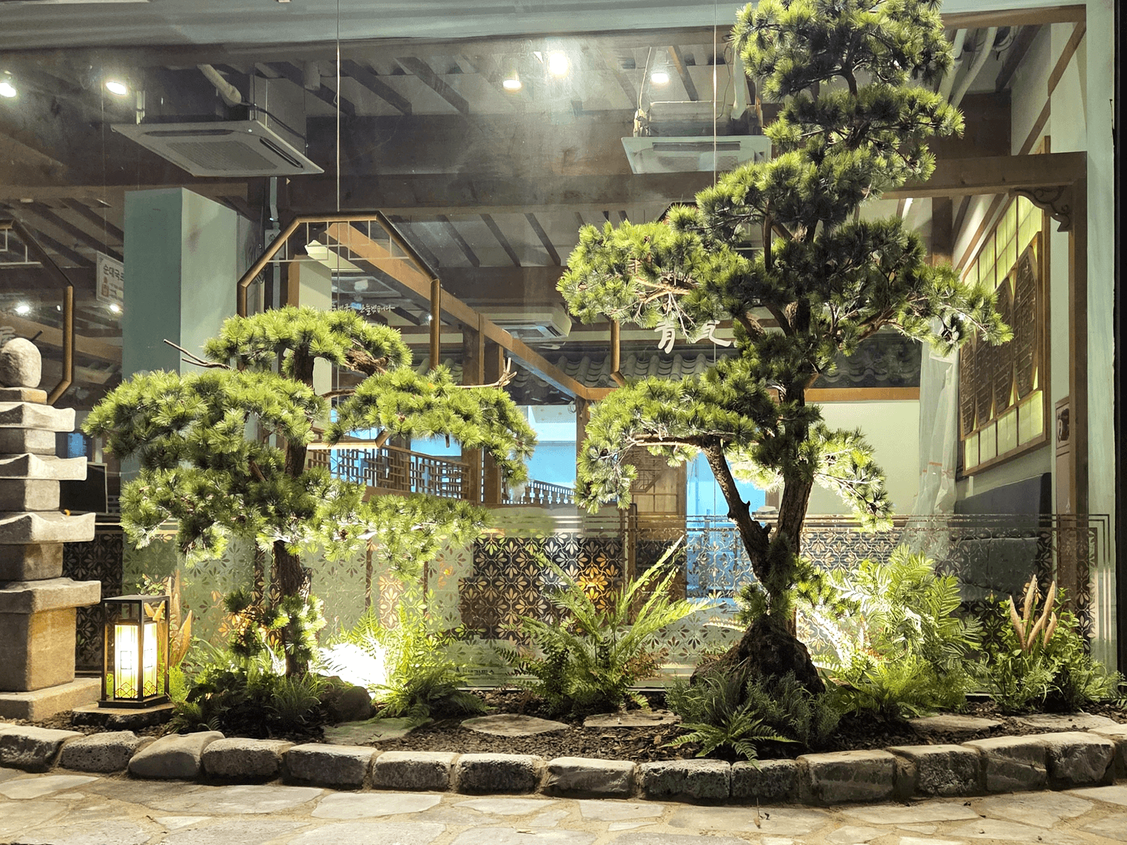 서울 청와옥 송파본점 — 저녁에도 유지되는 사계절 초록