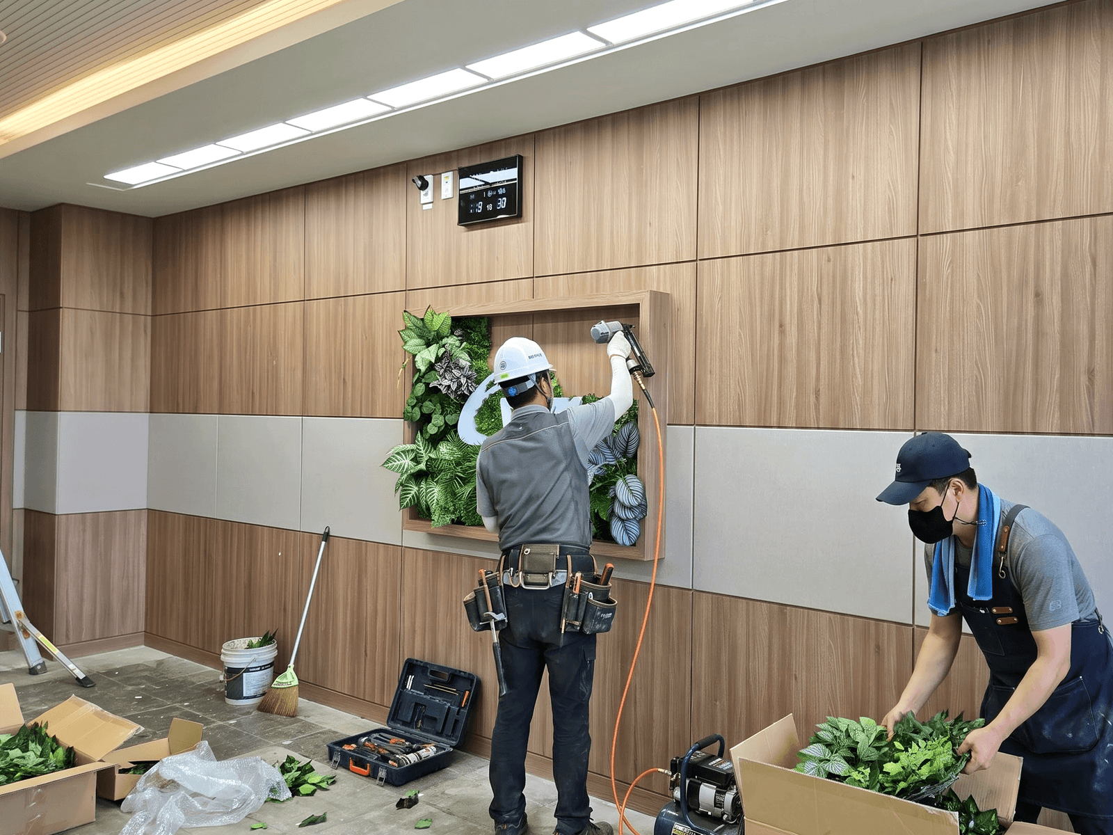 김포 한국서부발전본부 — 프레임 규격에 맞춘 현장 설치 작업