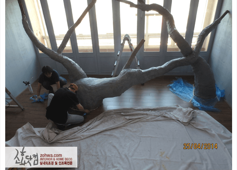구리 표현주의 스튜디오 — 낮게 눕듯 뻗은 GRC 조형 목대