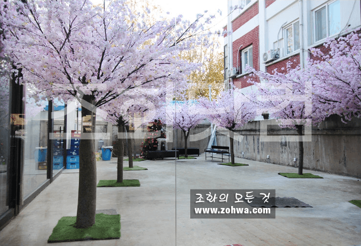 대구 제일창고 — 빈 마당을 채운 인조 벚꽃숲