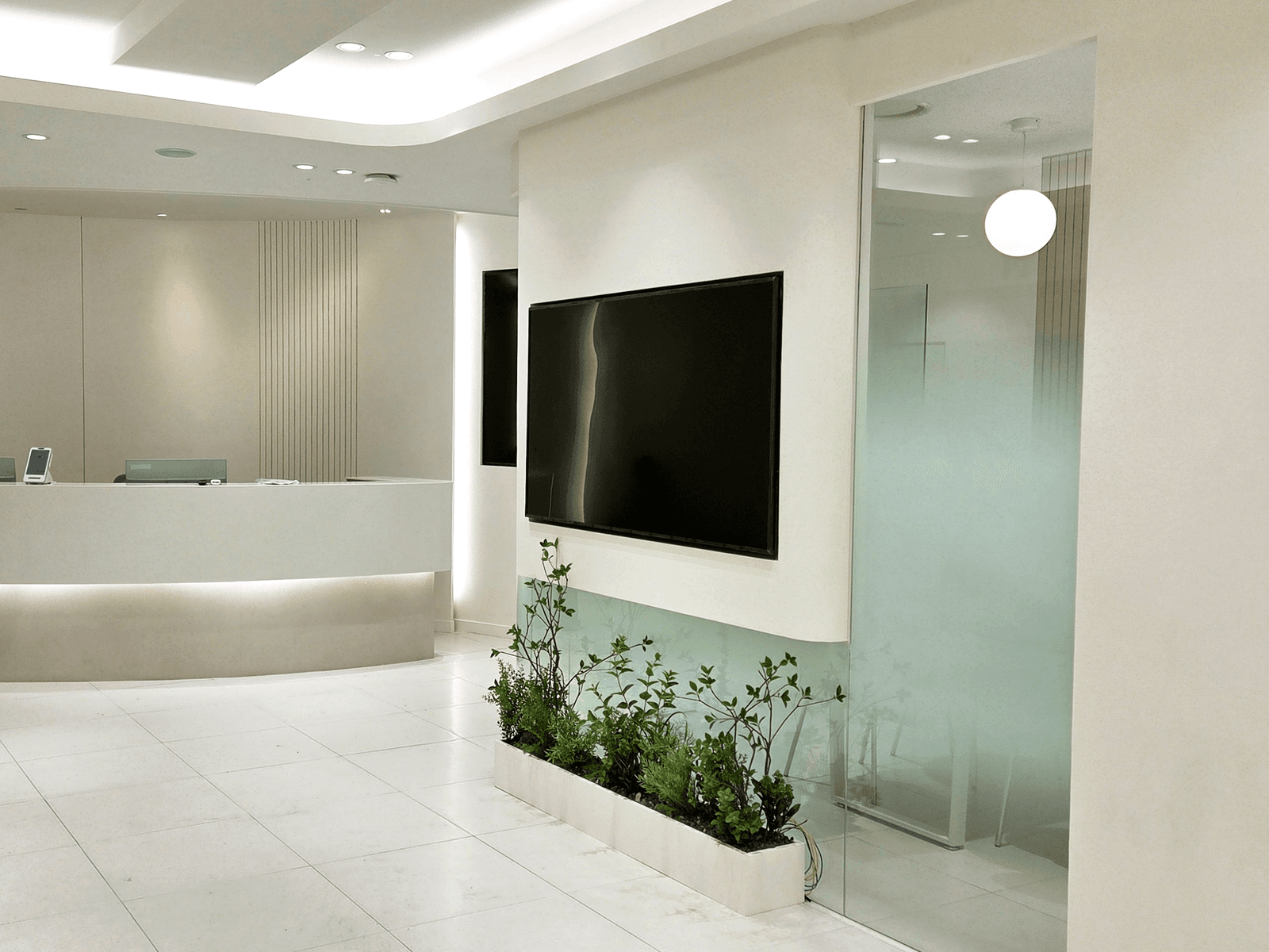 시즌 연출의 기반이 될 수 있는 군포 산본온치과의 상시 화단