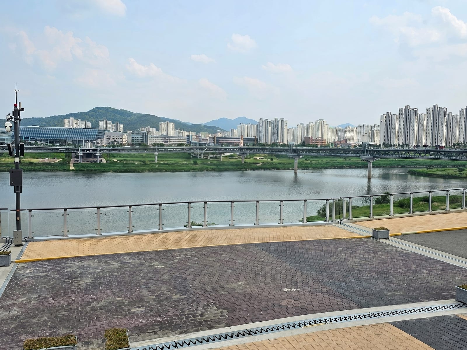 세종 금강보행교 — 빈 데크였던 시공 전 광장
